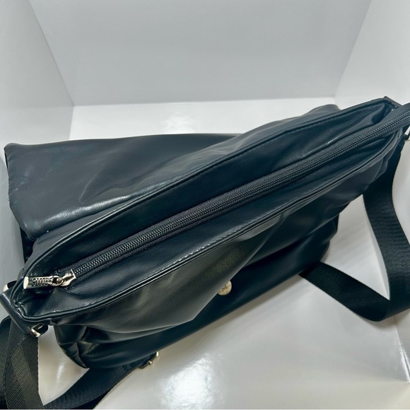 ROOTS Women’s Adjustable Crossbody Purse, Quilted Front, Black, Lightweight, NEW - Picture 6 of 9